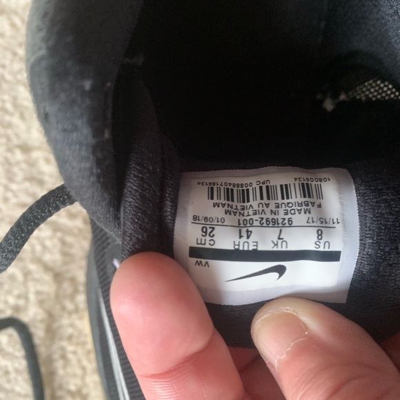 Nike Air Versitile ll Sneakers - Picture 5 of 7